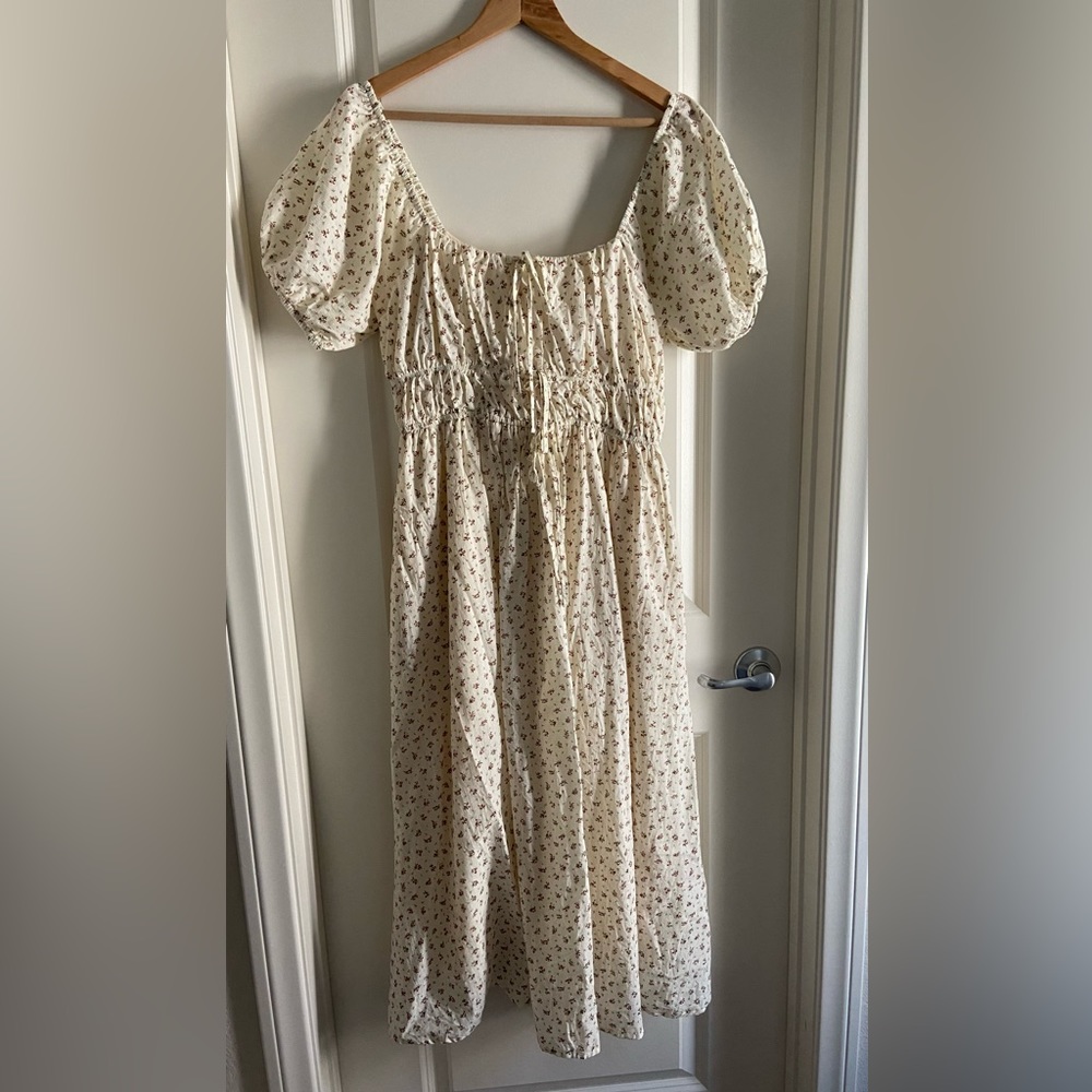 Cottagecore dress, dainty floral print dress, midi length.